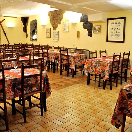 לורדה Hotel Du Commerce Et De Navarre מראה חיצוני תמונה
