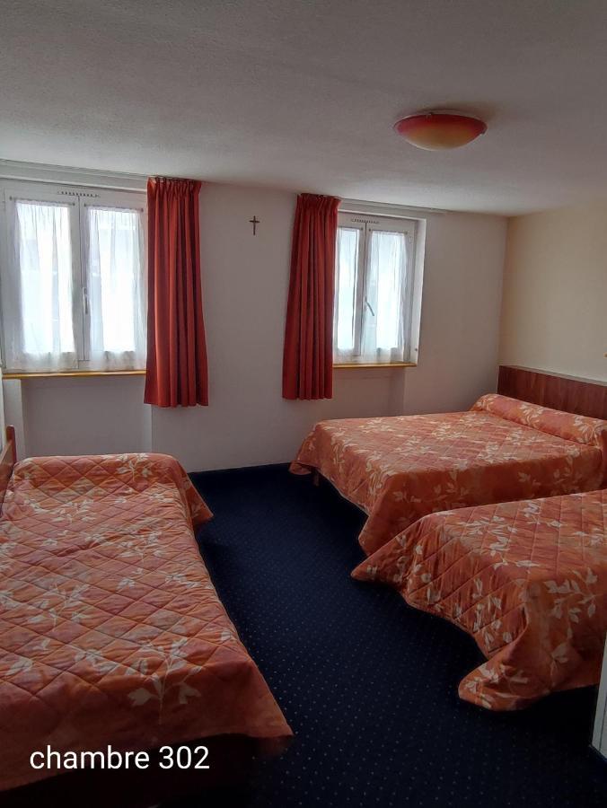 לורדה Hotel Du Commerce Et De Navarre מראה חיצוני תמונה