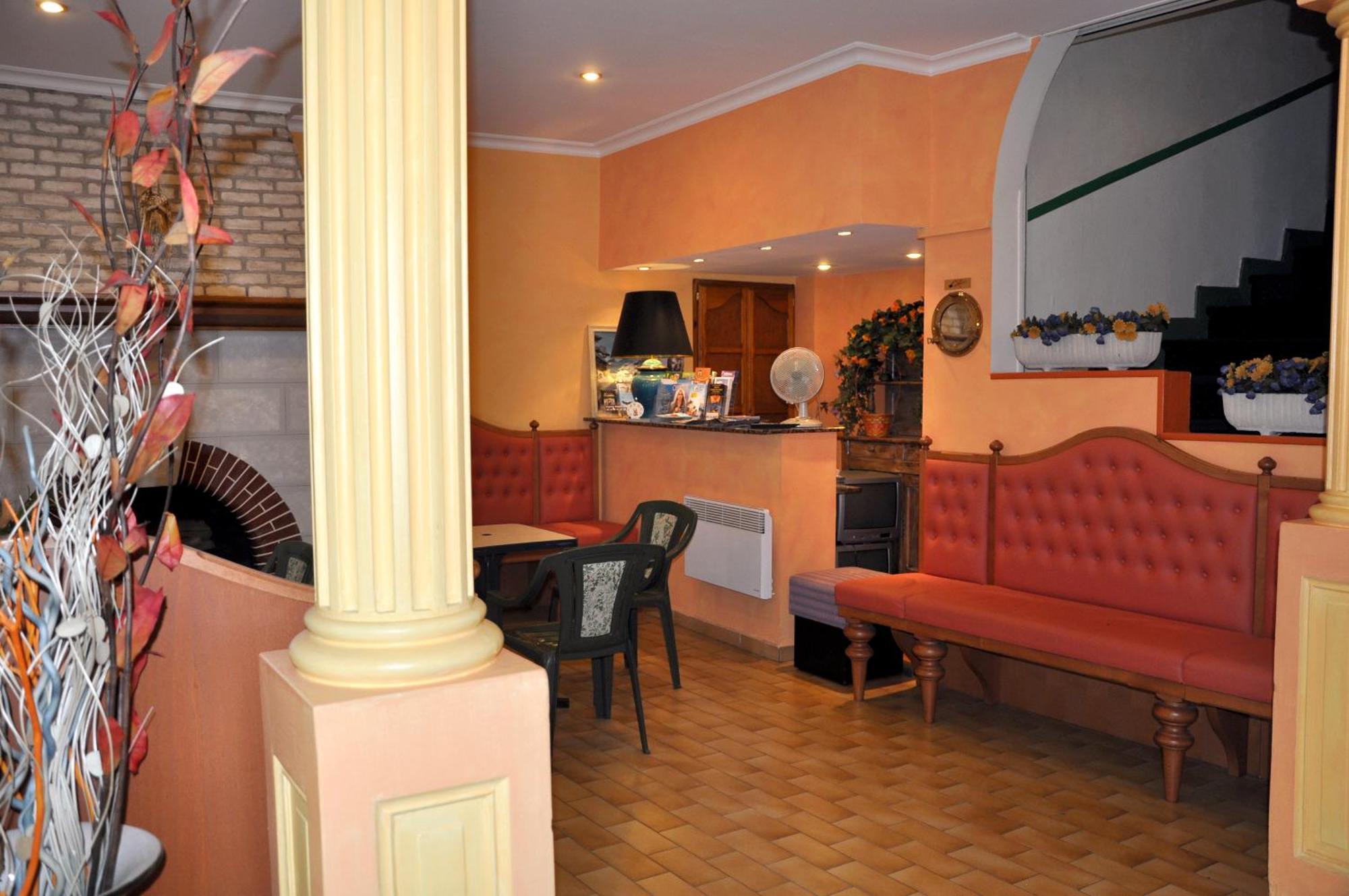 לורדה Hotel Du Commerce Et De Navarre מראה חיצוני תמונה